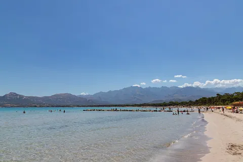 Strand van Calvi
