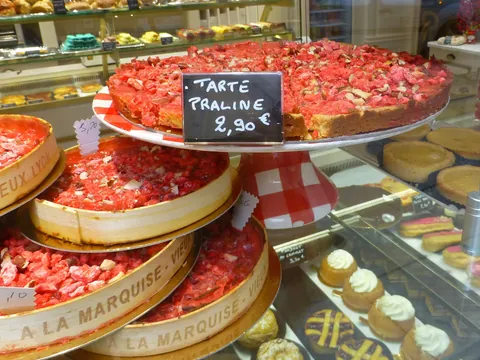 Tarte aux pralines roses
