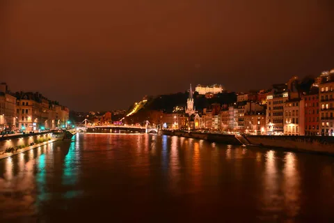 Lyon in de avond