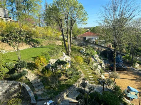 Huis in Vernaison, bij Lyon — tuin