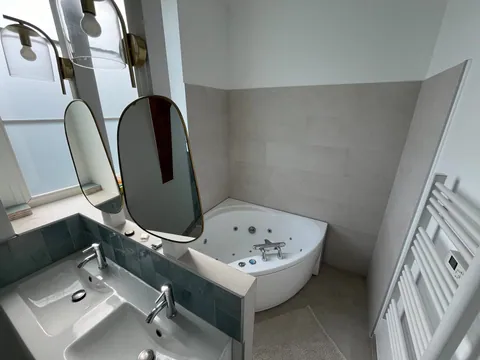 Huis in Vernaison, bij Lyon — badkamer